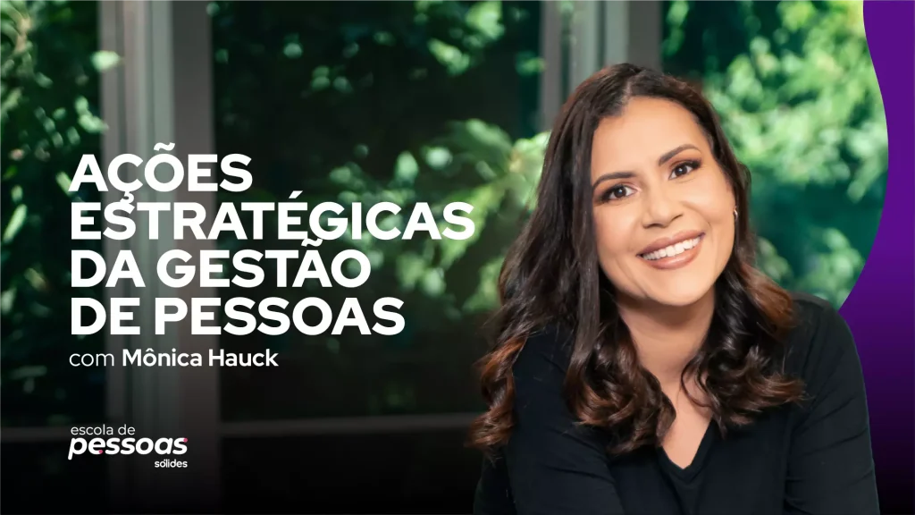 Mônica Hauck ministrando o curso de Ações estratégicas de gestão de pessoas