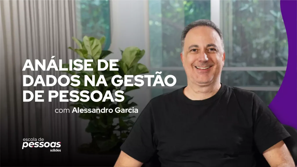 Alessandro Garcia ministrando o curso de Análise de Dados na Gestão de Pessoas