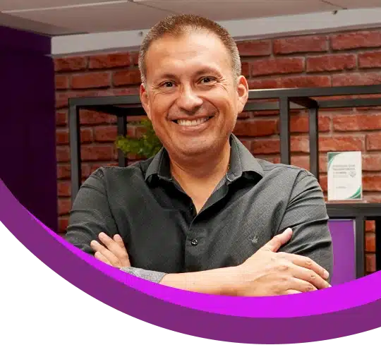 Imagem promocional do professor Galo Lopez Noriega para a Escola de Pessoas Sólides