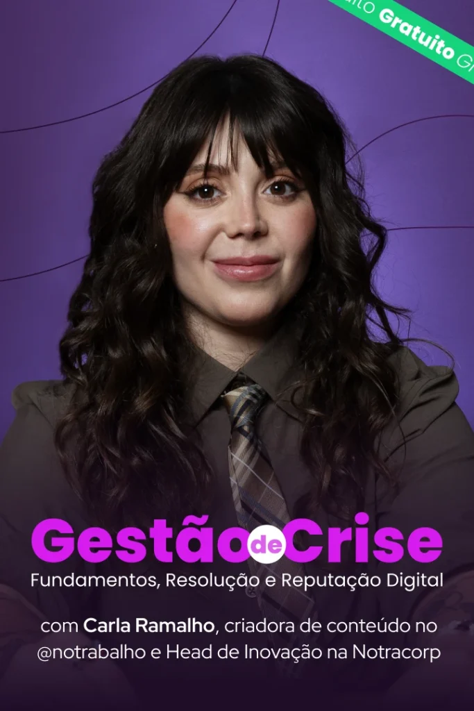 Carla Ramalho, criadora de conteúdo e Head de Inovação, sorrindo e em destaque em um fundo roxo, ao lado do texto "Gestão de Crise: Fundamentos, Resolução e Reputação Digital com Carla Ramalho" e o logo da Escola de Pessoas.